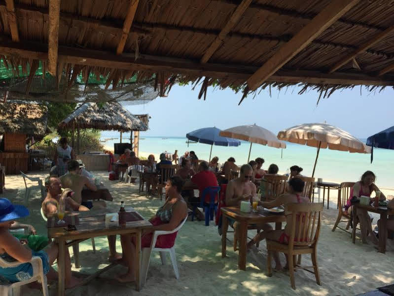 Отель Koh Ngai Camping Экстерьер фото