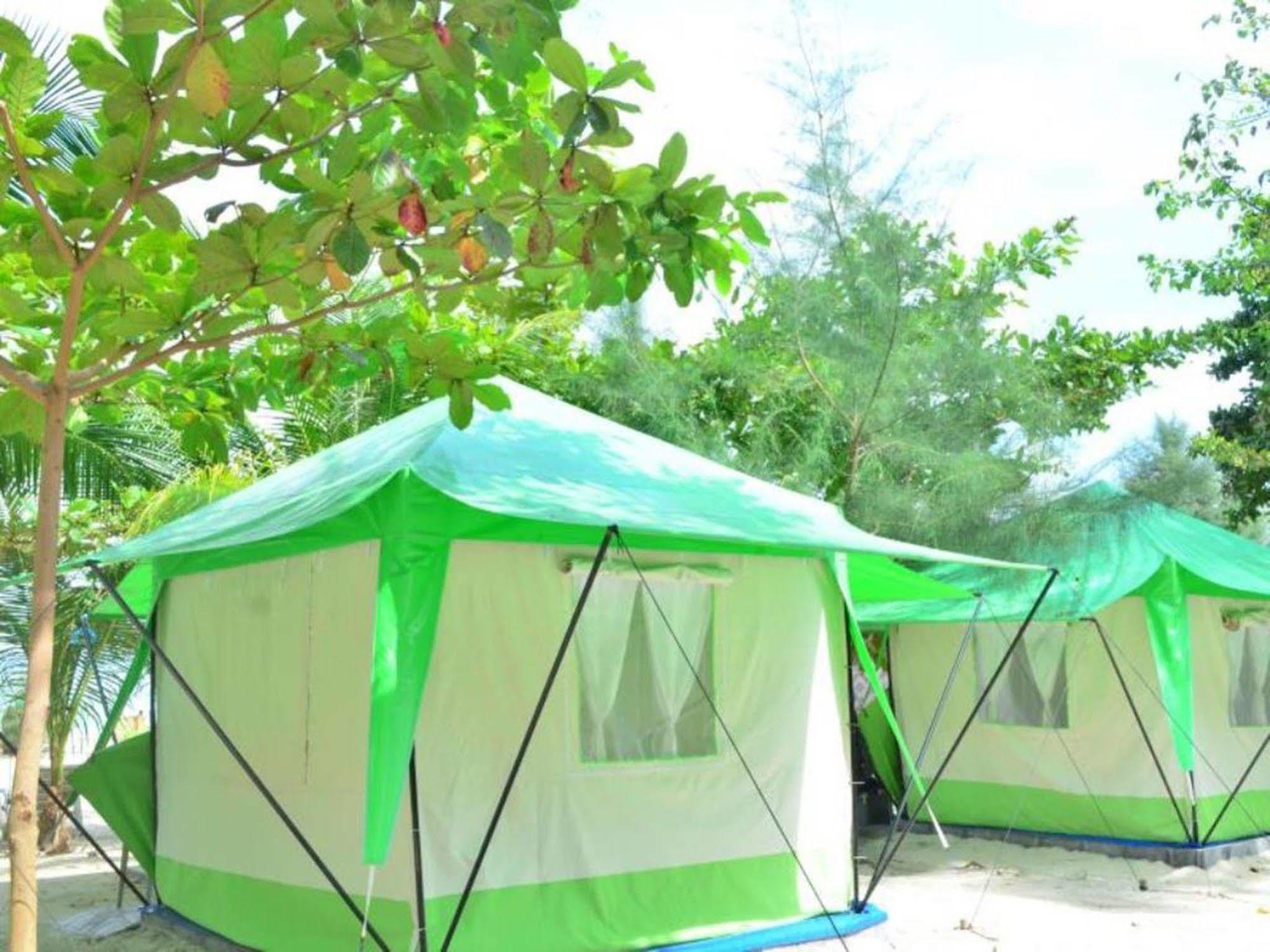 Отель Koh Ngai Camping Экстерьер фото